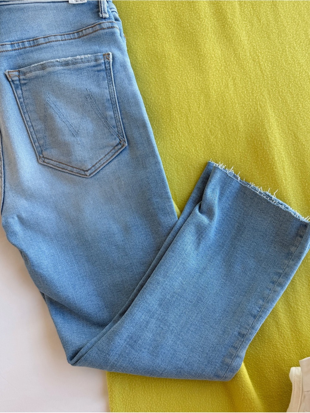 MOTHER Jeans Insider Step Crop Fray Sz. 26 - Light wash - Picture 4 of 7